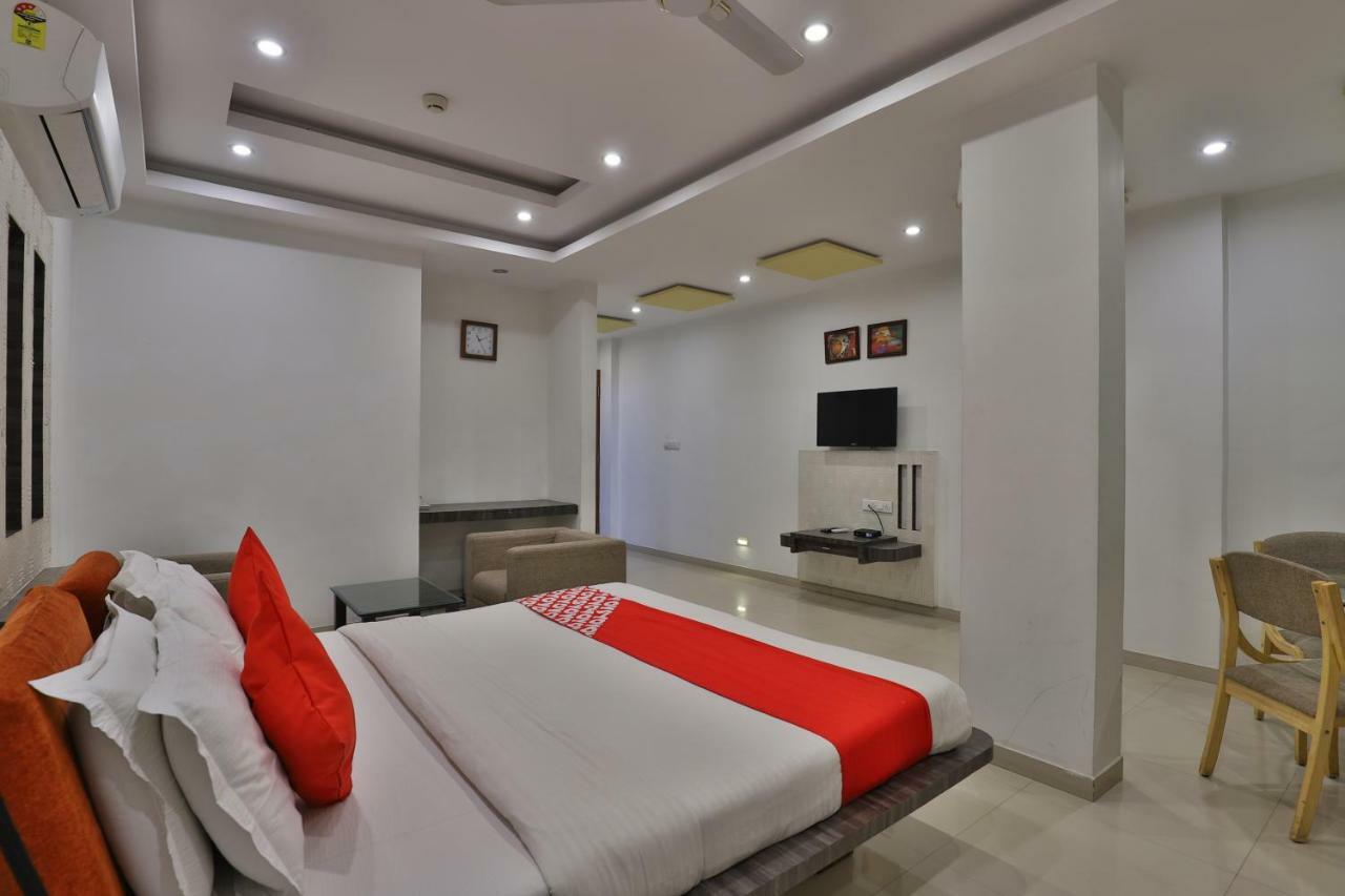 Hotel Oyo 14943 Shubh Suvidha Somnāth Esterno foto