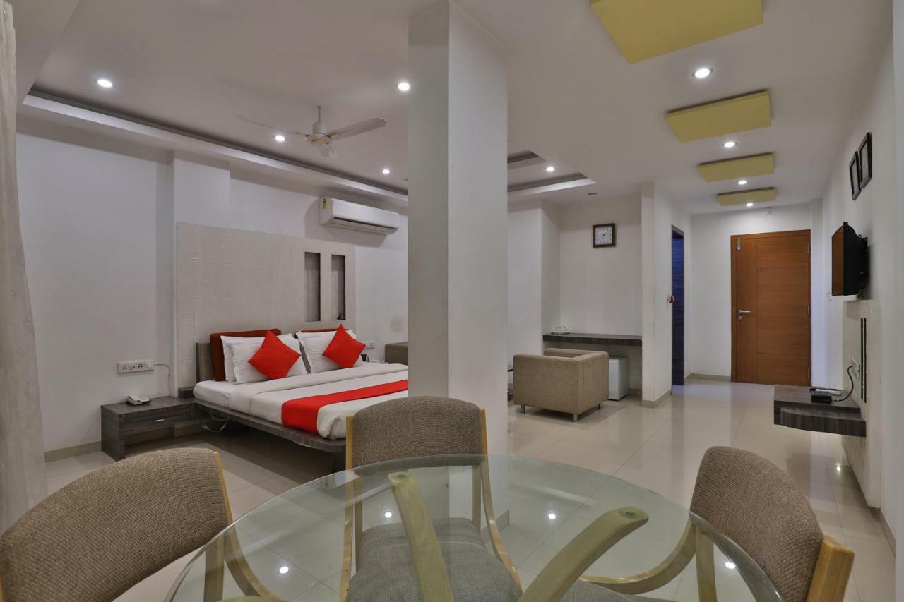 Hotel Oyo 14943 Shubh Suvidha Somnāth Esterno foto