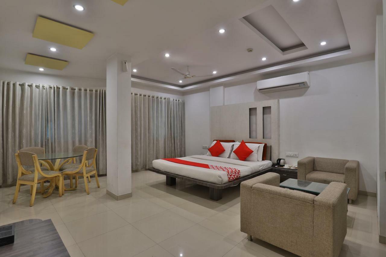 Hotel Oyo 14943 Shubh Suvidha Somnāth Esterno foto