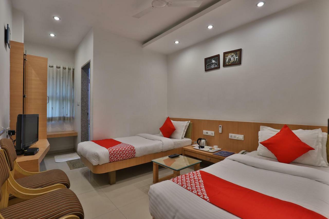 Hotel Oyo 14943 Shubh Suvidha Somnāth Esterno foto